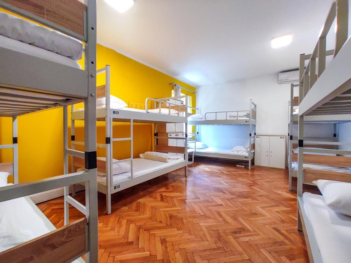 Whole Wide World Hostel Zagreb Bagian luar foto